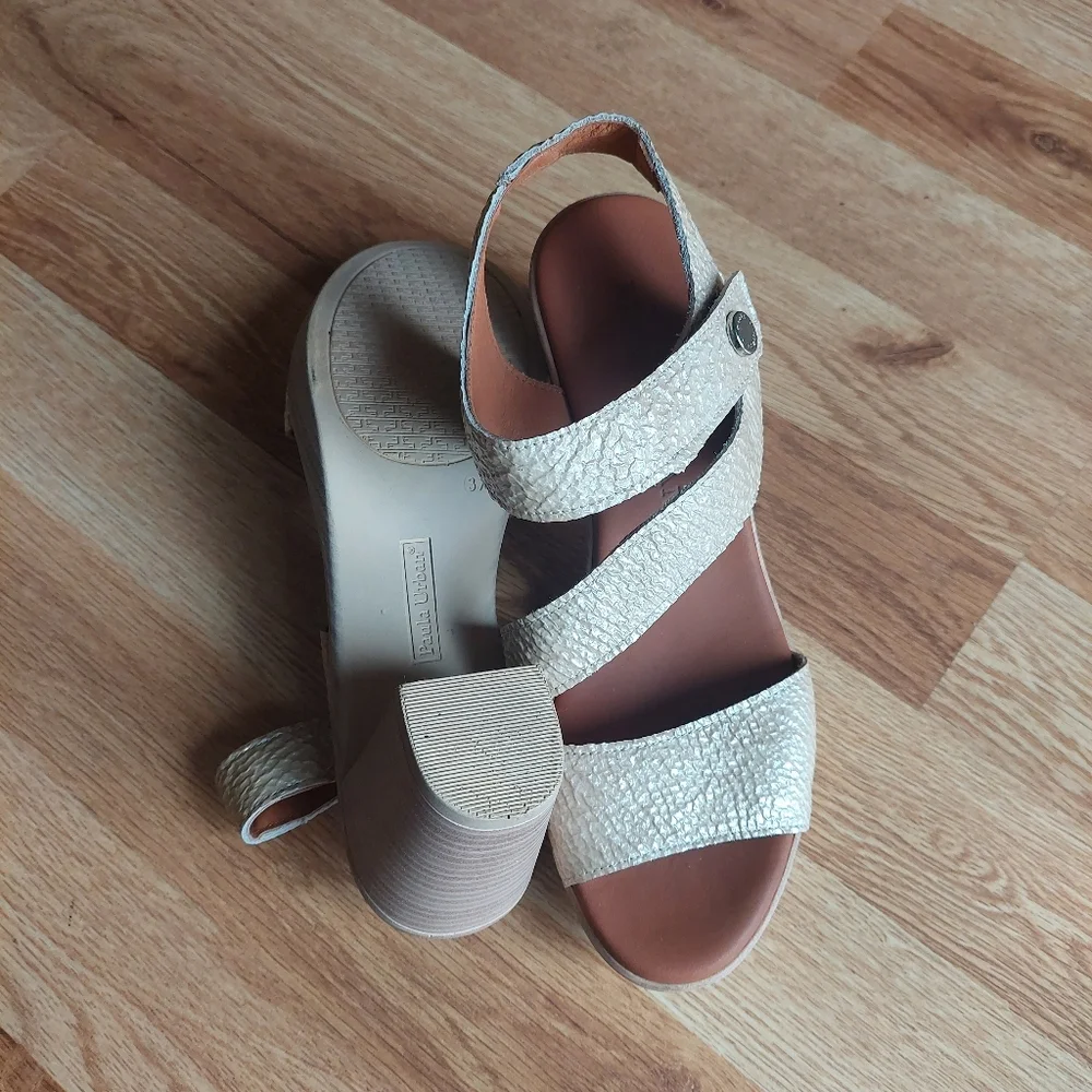 Paula Urban Light Gold Heels Size 37 (6.5)